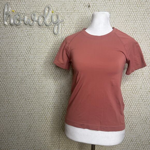 NWOT CRZ Yoga Mauve Pink Short Sleeve Breathable Workout T Shirt Size M - Picture 1 of 9